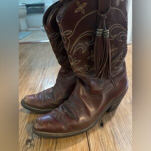 Women’s Vintage Ariat western boots